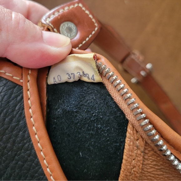 dooney and Bourke bag - Picture 4 of 8